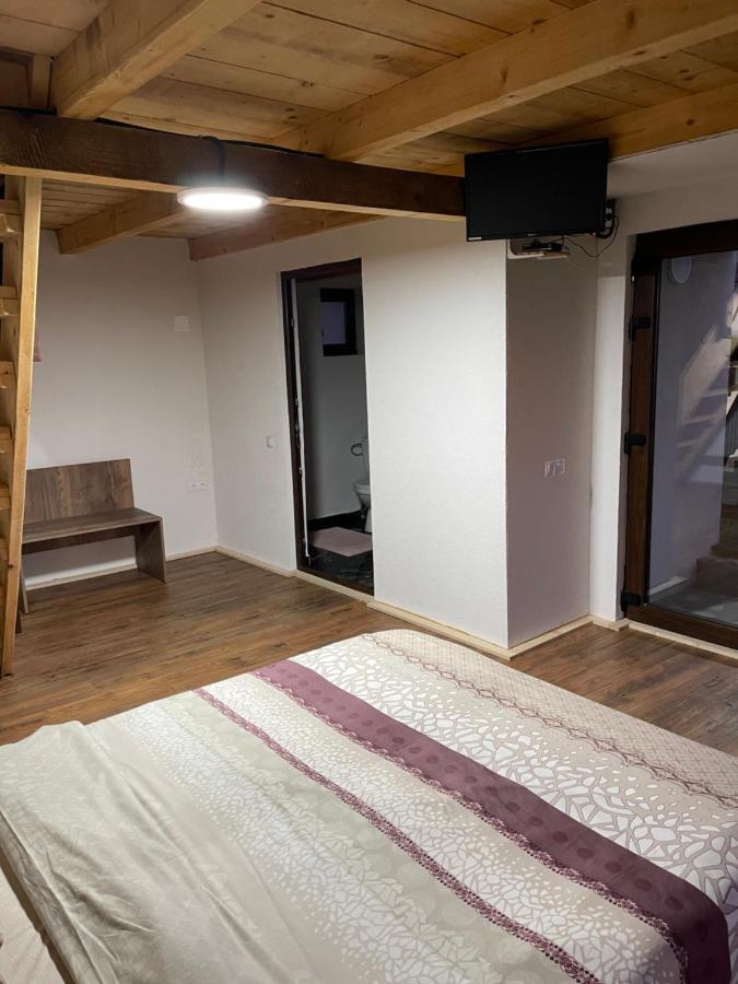 Wineyards Salin Bed & Breakfast Турда Екстериор снимка
